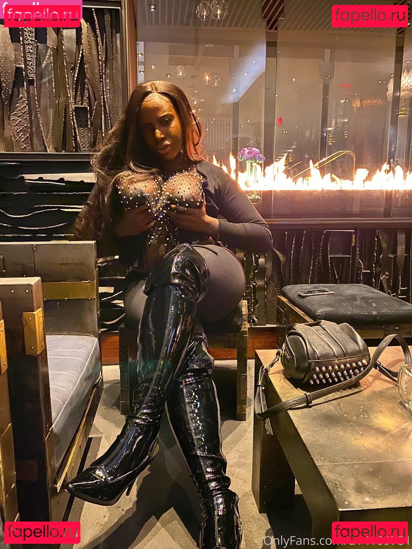 Patravon Tesse Nude Onlyfans Photo 9