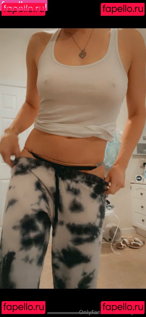 twistytied Nude Onlyfans Photo 35