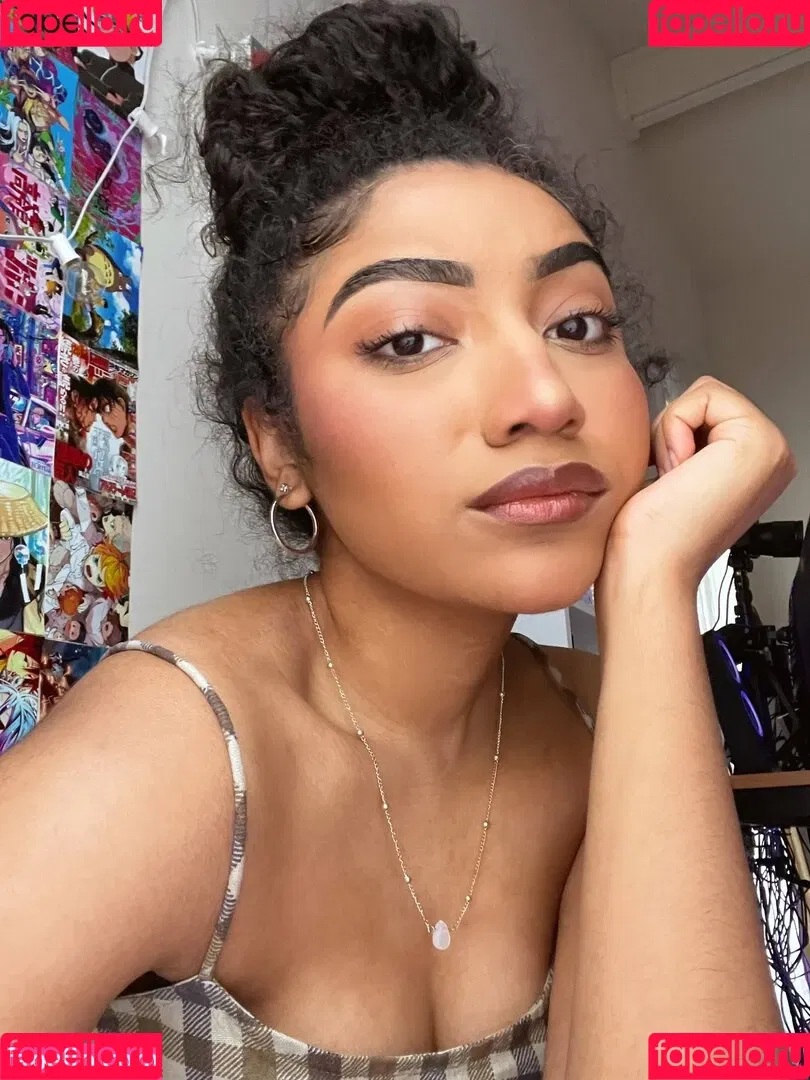 krystalogy Onlyfans Photo Gallery 