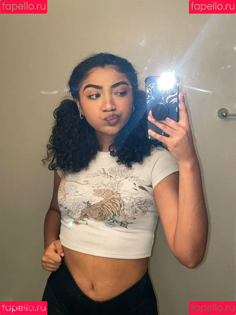 krystalogy Onlyfans Photo Gallery 