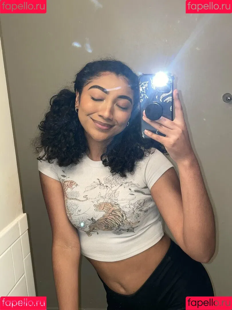 krystalogy Onlyfans Photo Gallery 
