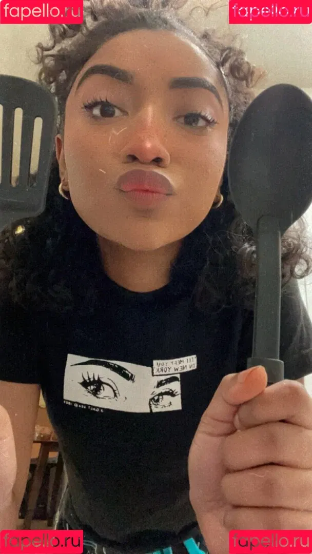 krystalogy Onlyfans Photo Gallery 