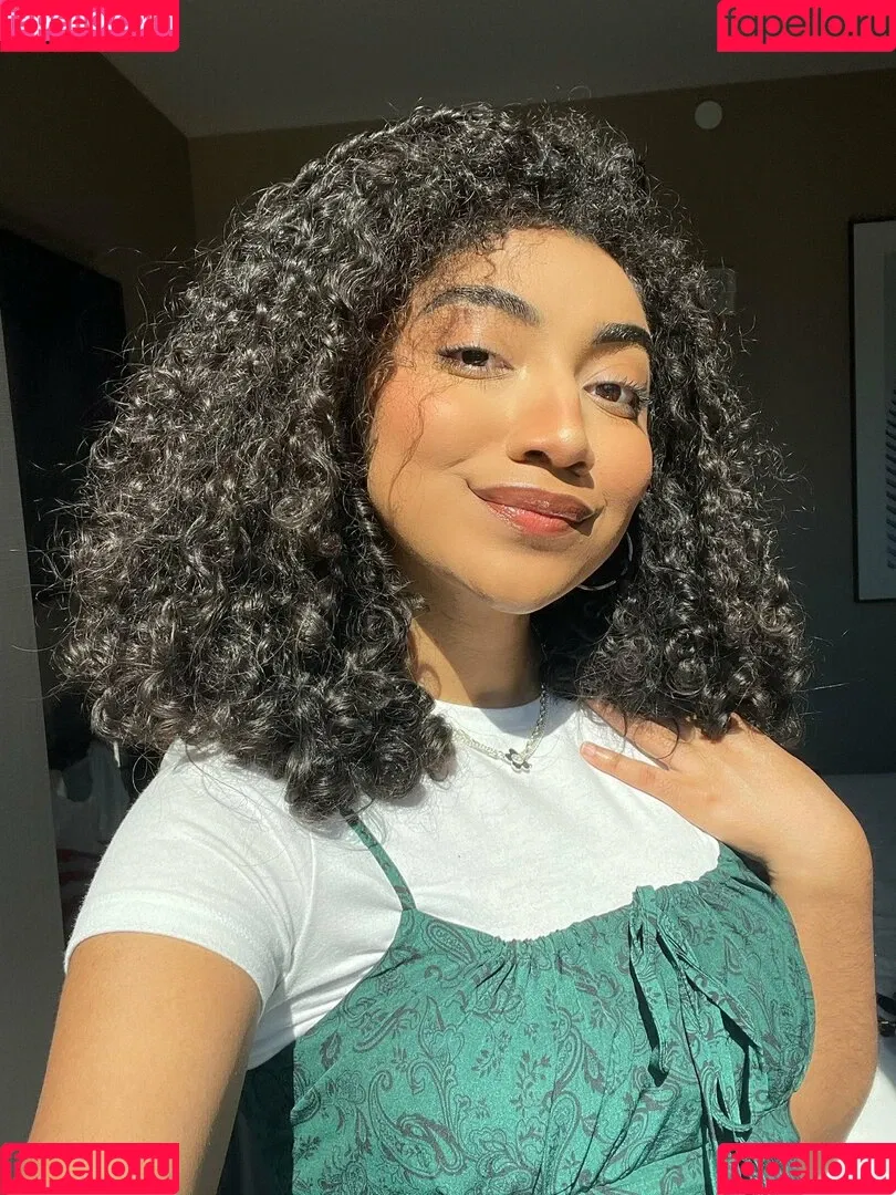krystalogy Onlyfans Photo Gallery 