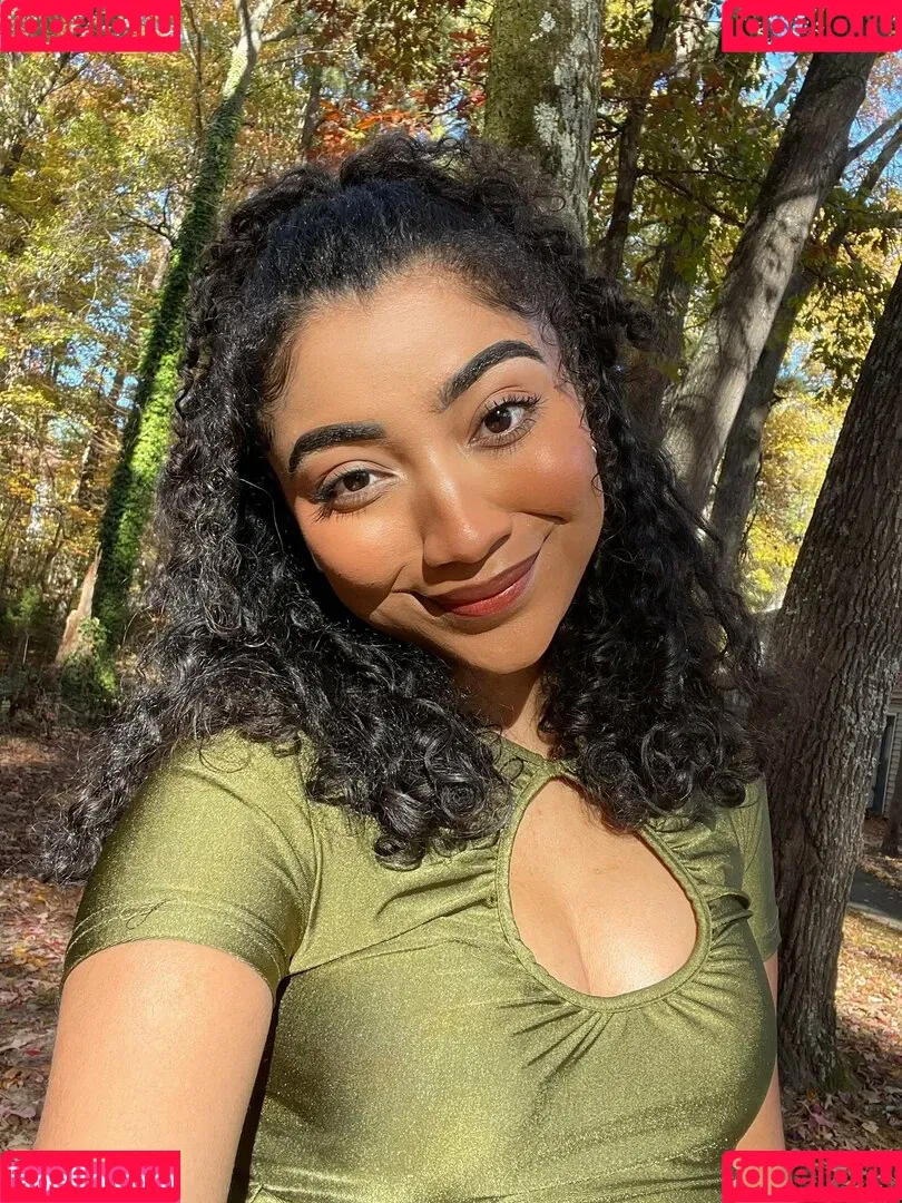 krystalogy Onlyfans Photo Gallery 