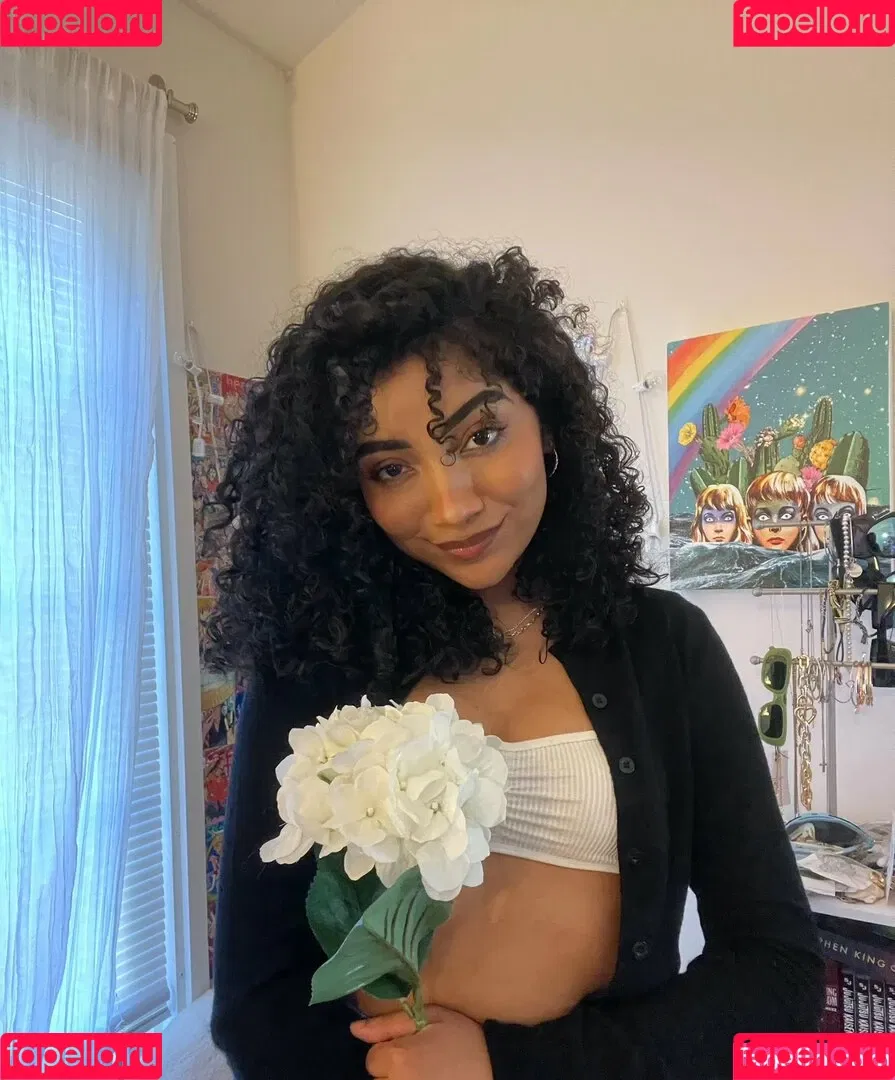 krystalogy Onlyfans Photo Gallery 