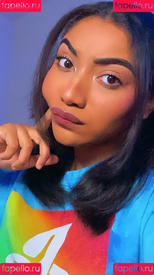 krystalogy Onlyfans Photo Gallery 