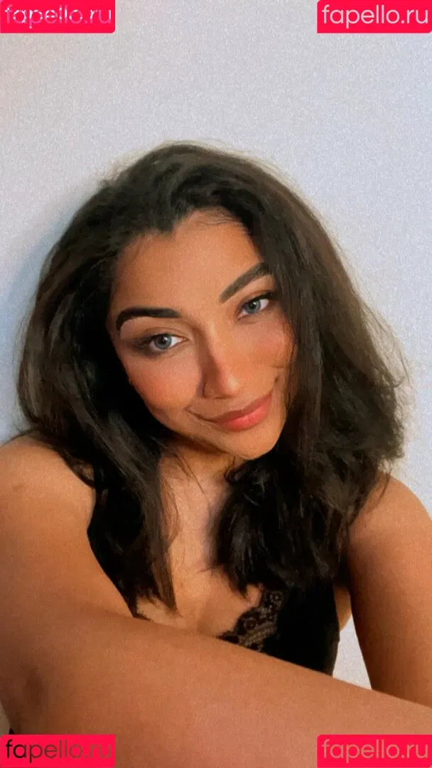 krystalogy Onlyfans Photo Gallery 