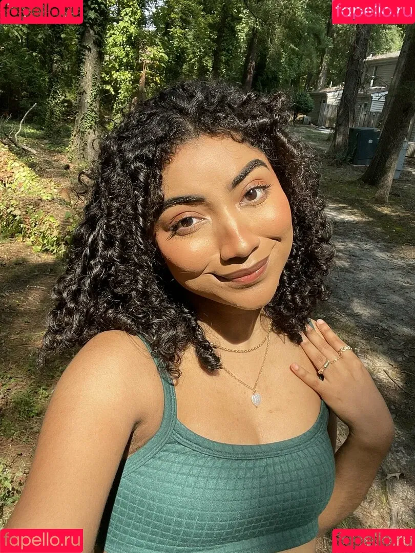 krystalogy Onlyfans Photo Gallery 