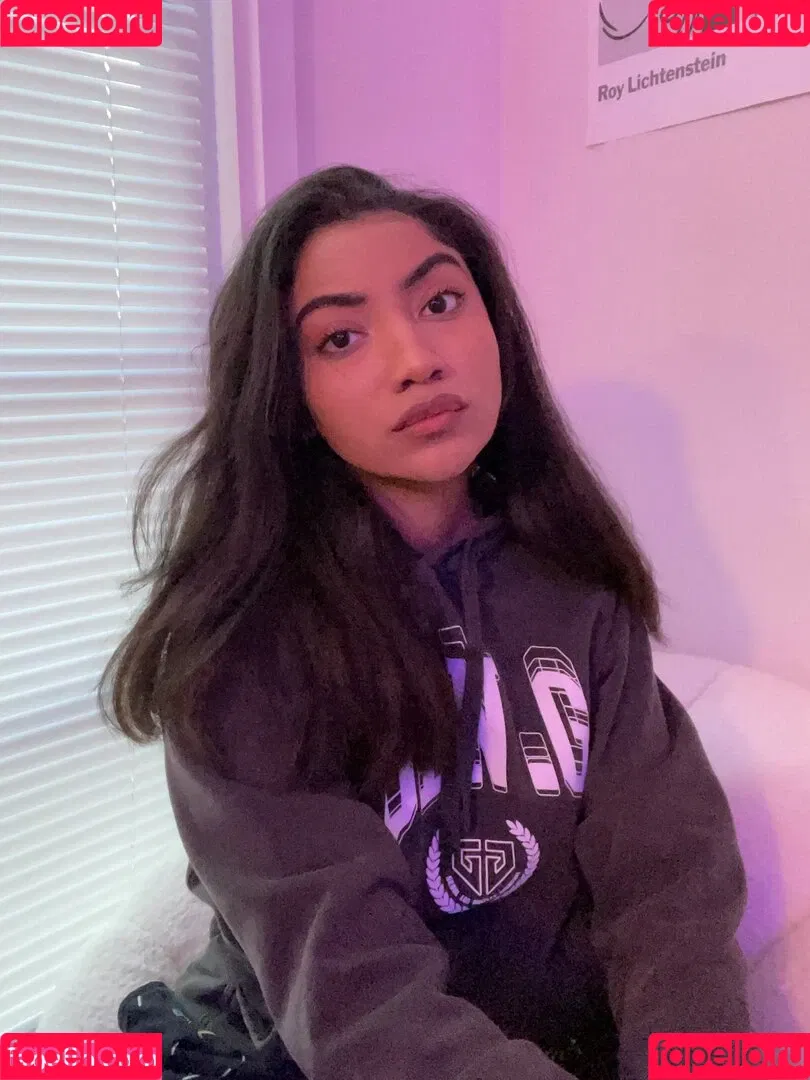 krystalogy Onlyfans Photo Gallery 