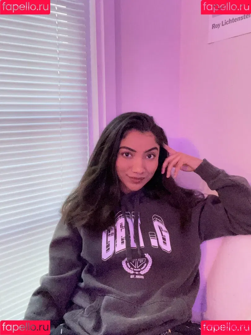 krystalogy Onlyfans Photo Gallery 