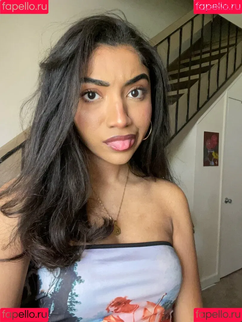 krystalogy Onlyfans Photo Gallery 