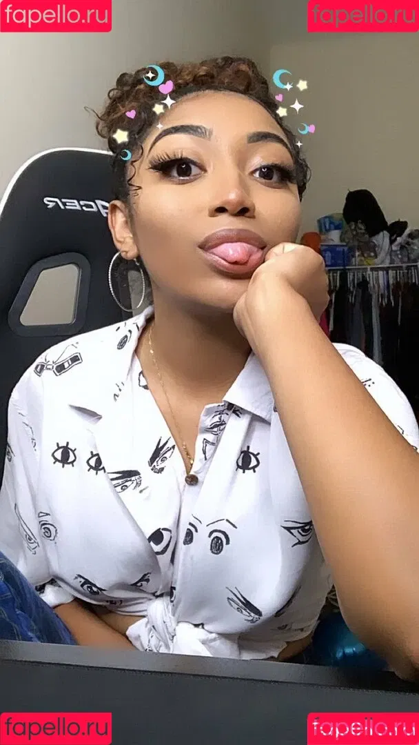krystalogy Onlyfans Photo Gallery 