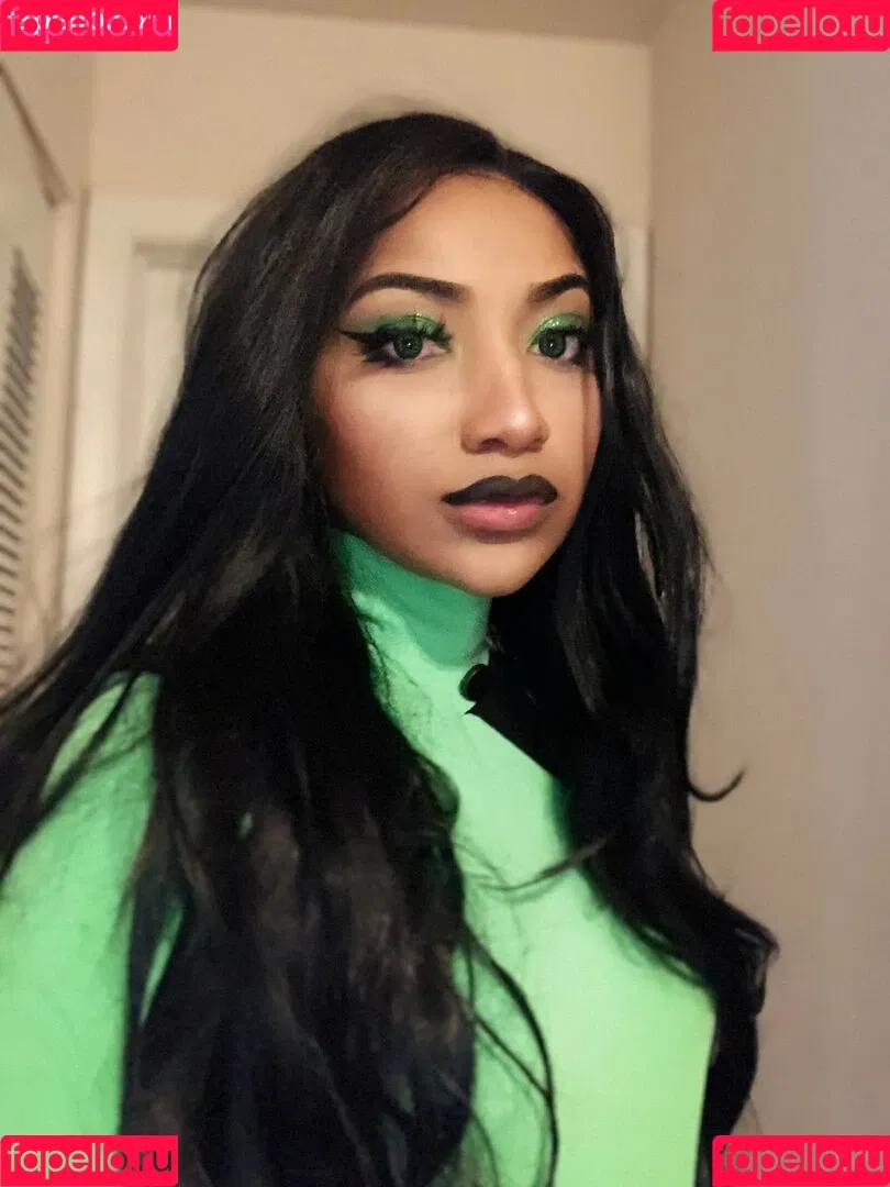 krystalogy Onlyfans Photo Gallery 