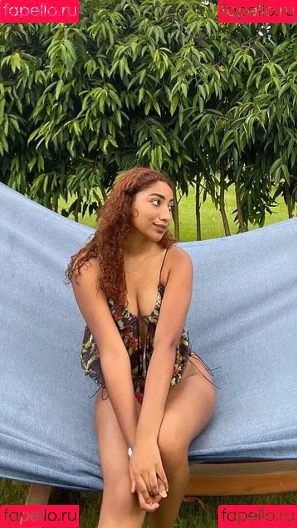 krystalogy Onlyfans Photo Gallery 
