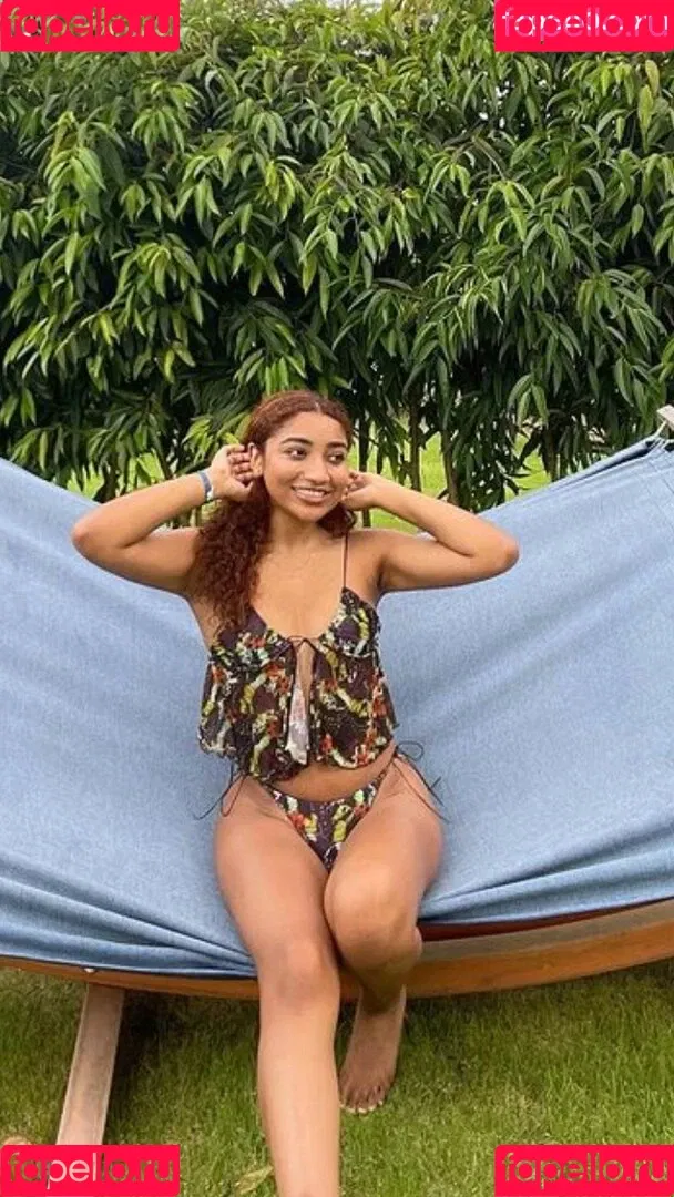 krystalogy Onlyfans Photo Gallery 
