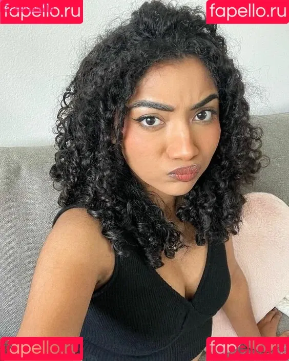 krystalogy Onlyfans Photo Gallery 