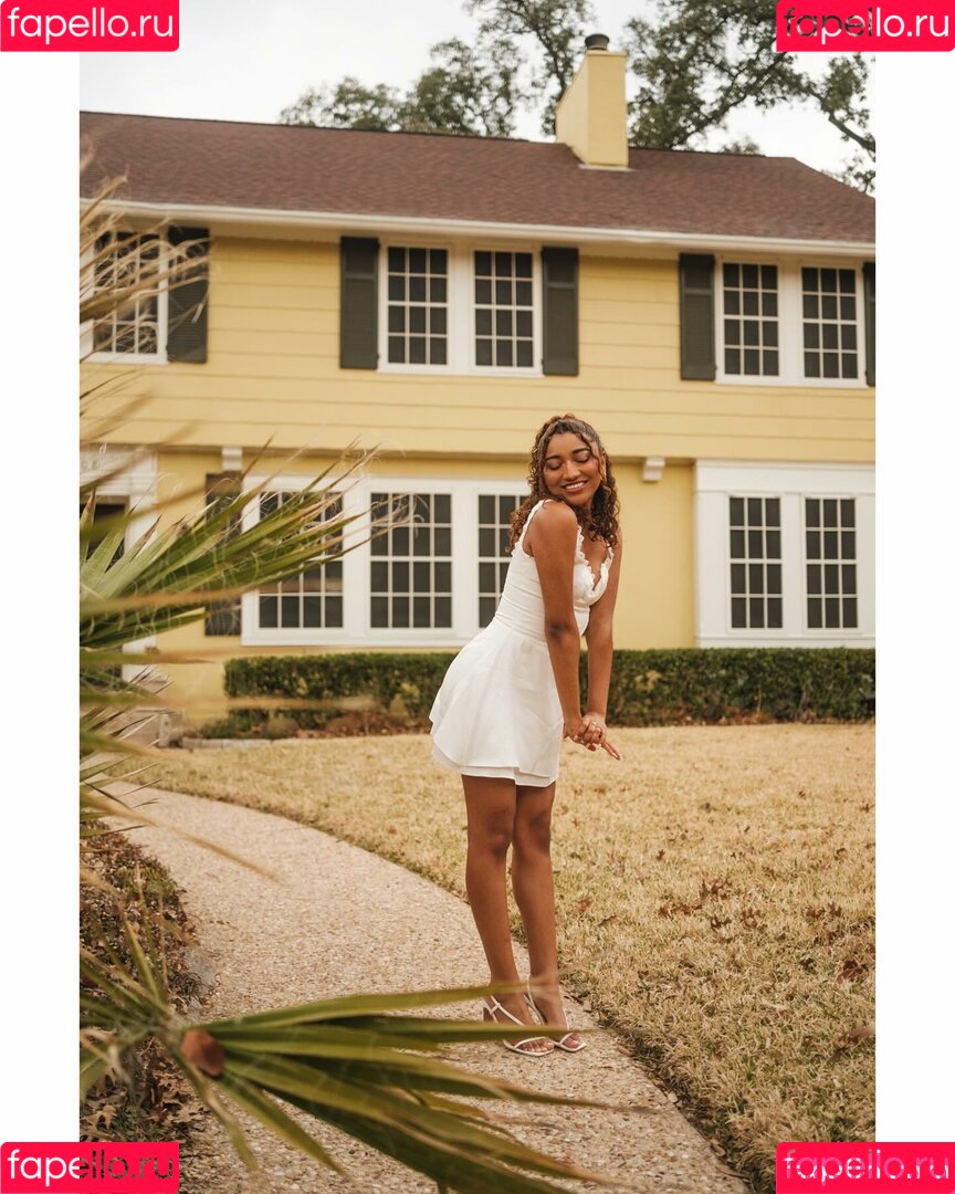 krystalogy Onlyfans Photo Gallery 