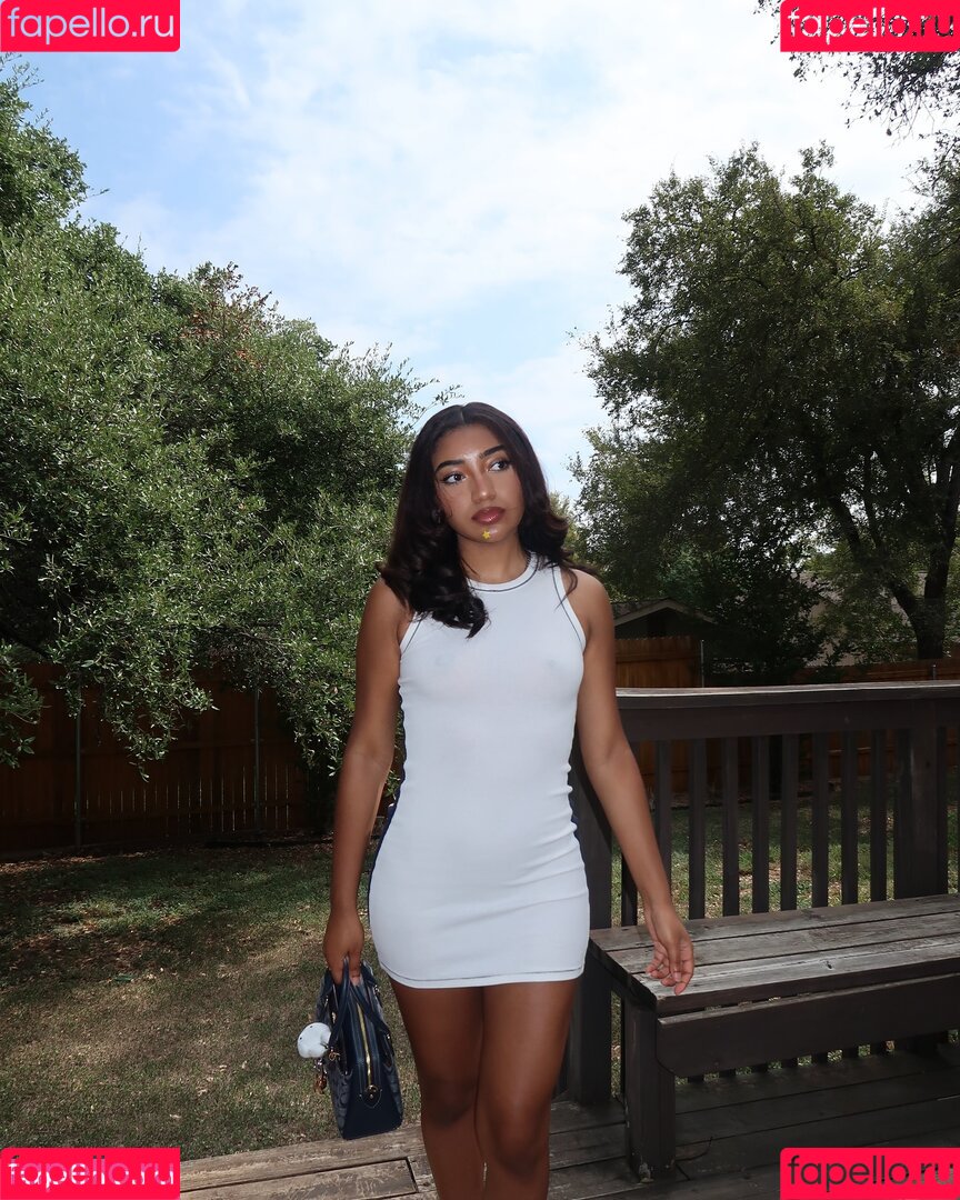 krystalogy Onlyfans Photo Gallery 