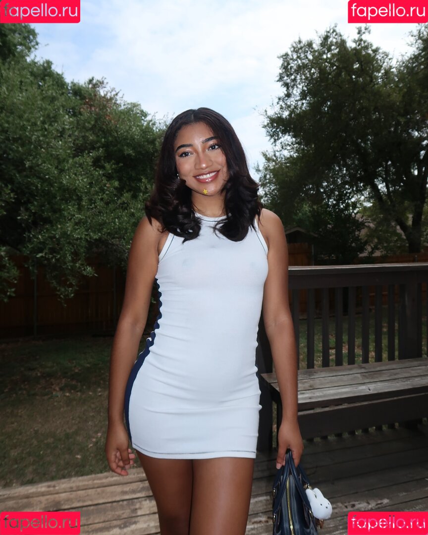 krystalogy Onlyfans Photo Gallery 