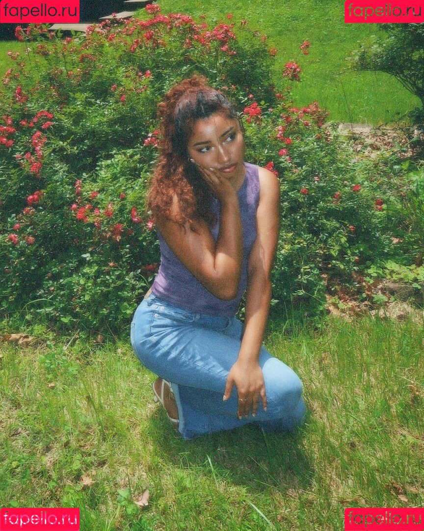 krystalogy Onlyfans Photo Gallery 