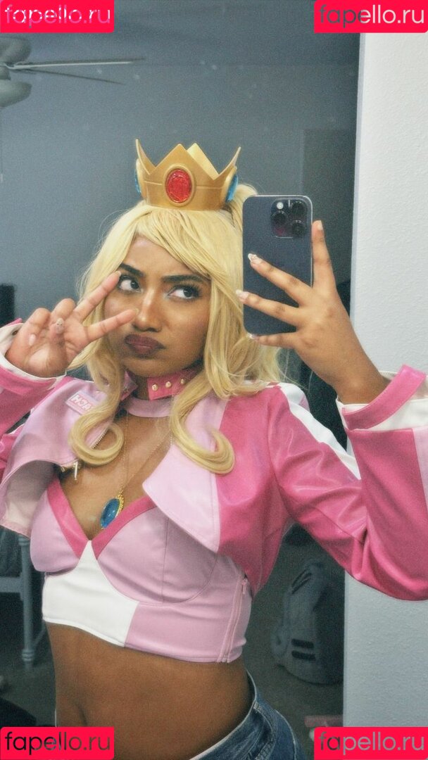 krystalogy Onlyfans Photo Gallery 