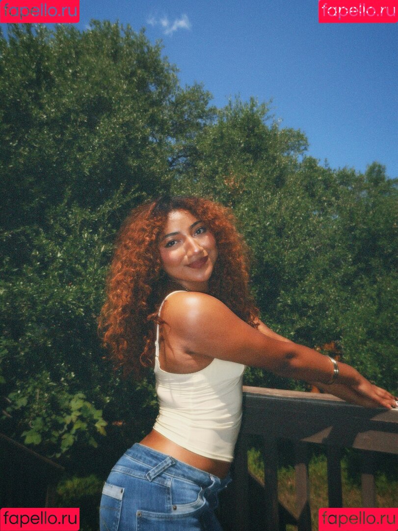 krystalogy Onlyfans Photo Gallery 