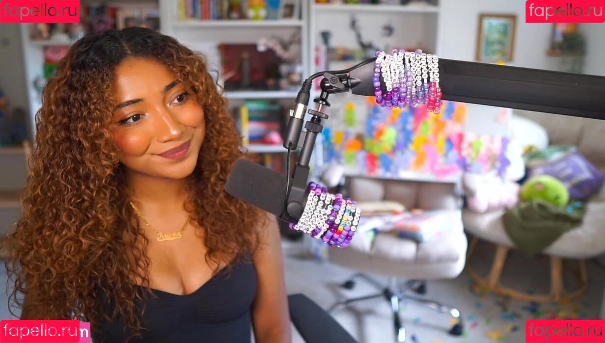 krystalogy Onlyfans Photo Gallery 