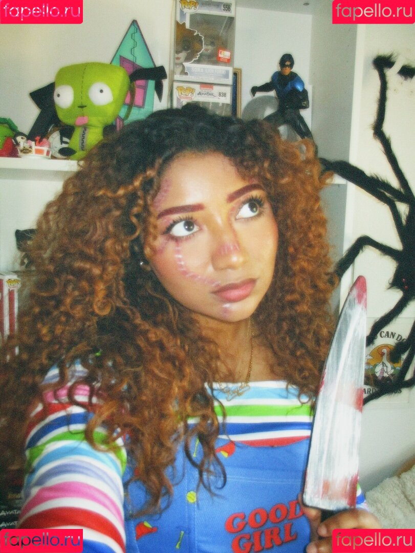 krystalogy Onlyfans Photo Gallery 