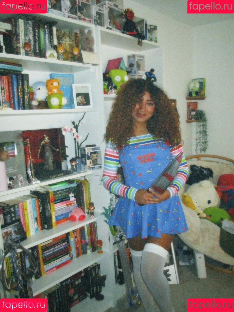 krystalogy Onlyfans Photo Gallery 