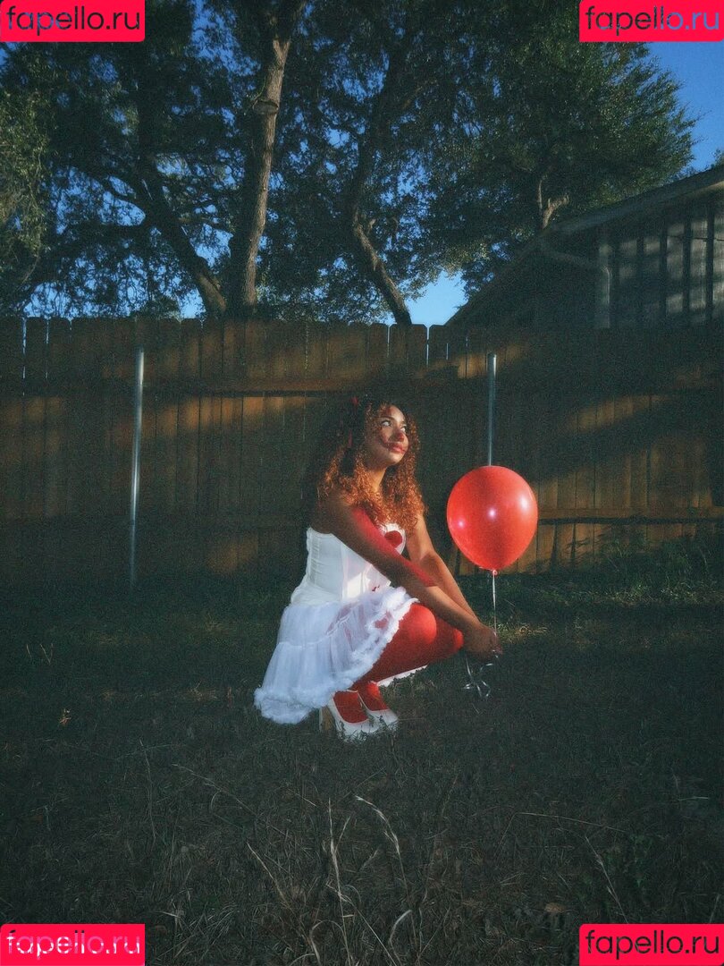 krystalogy Onlyfans Photo Gallery 