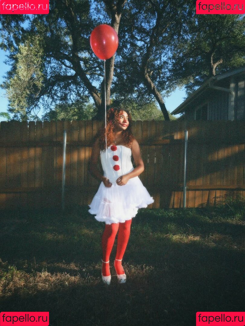 krystalogy Onlyfans Photo Gallery 