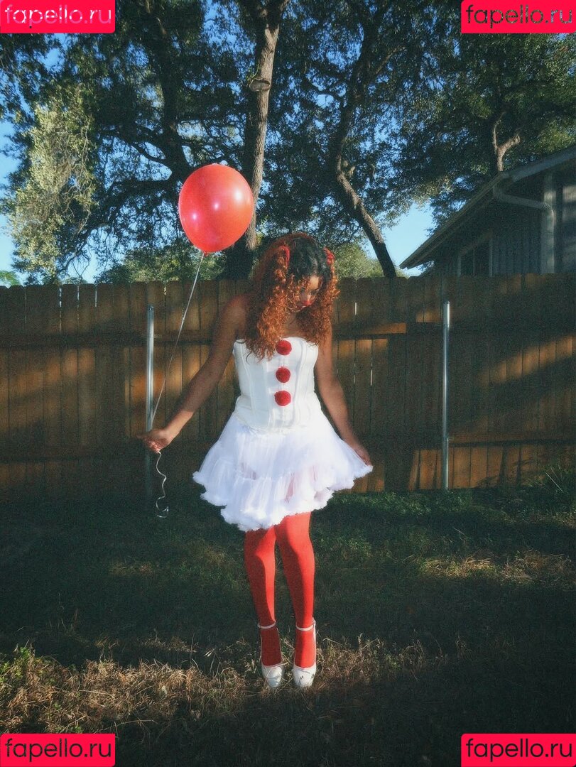 krystalogy Onlyfans Photo Gallery 