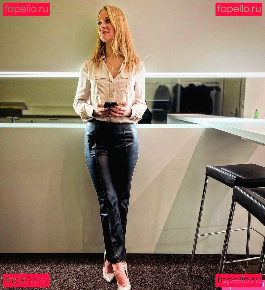 Britta Hofmann Nude Onlyfans Photo 26
