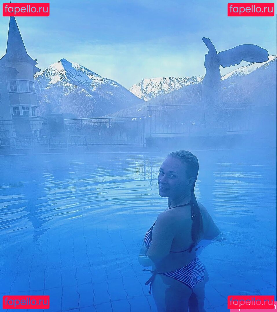 Britta Hofmann Nude Onlyfans Photo 17