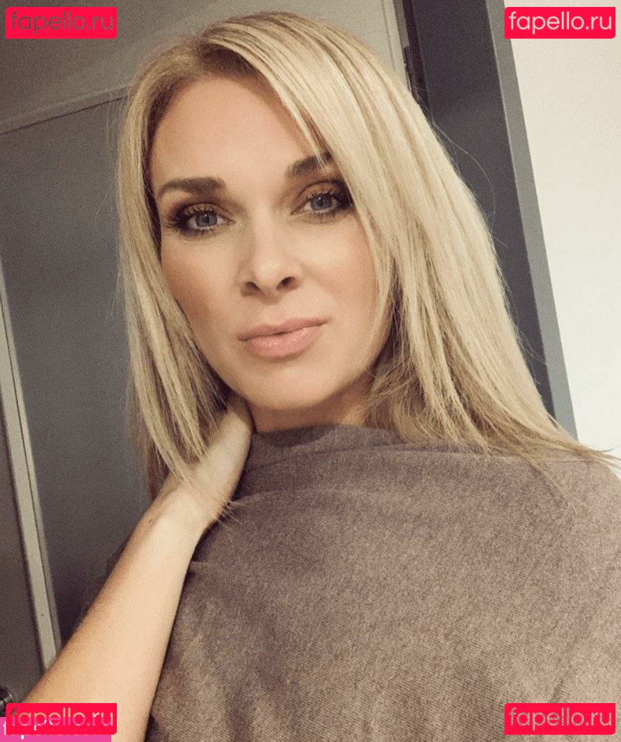 Britta Hofmann Nude Onlyfans Photo 14