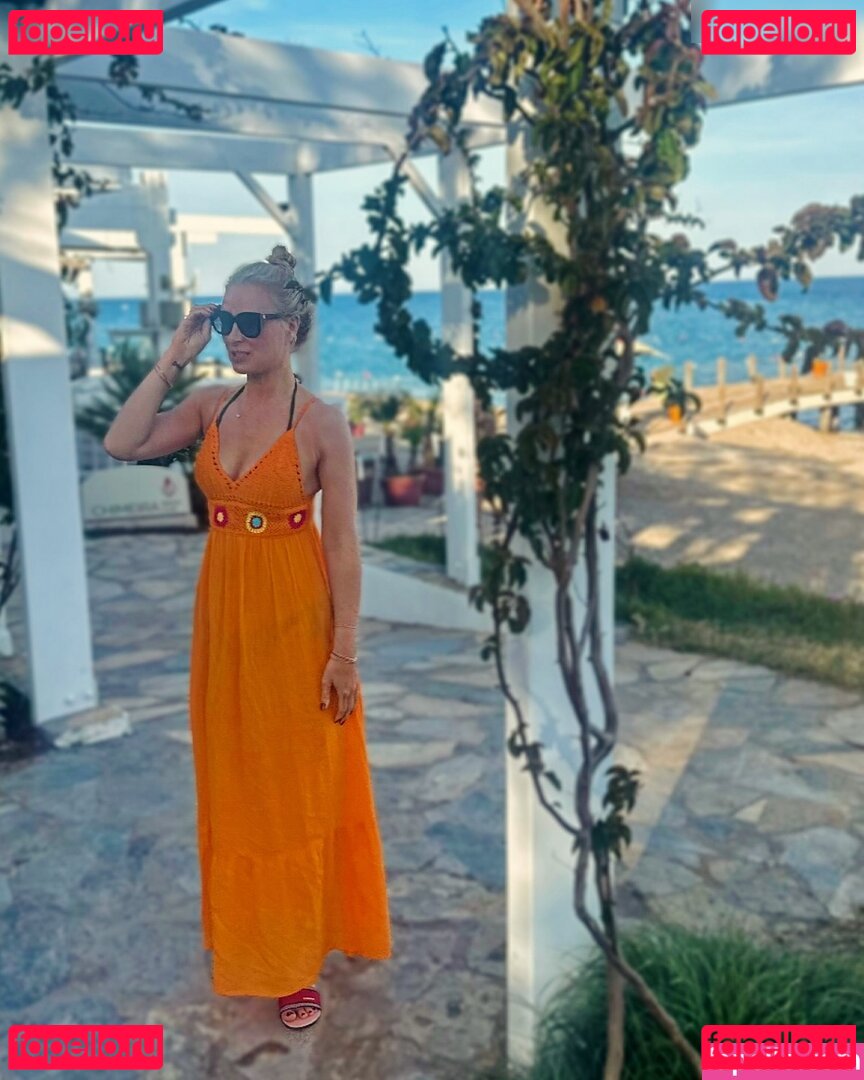 Britta Hofmann Nude Onlyfans Photo 15