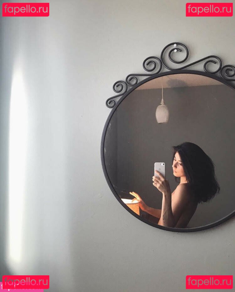 Daniela Andrade Nude Onlyfans Photo 9