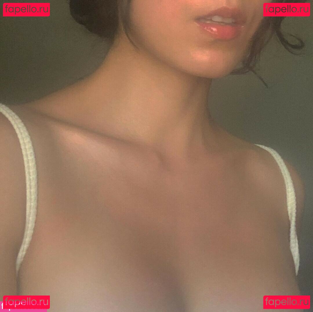 Daniela Andrade Nude Onlyfans Photo 8