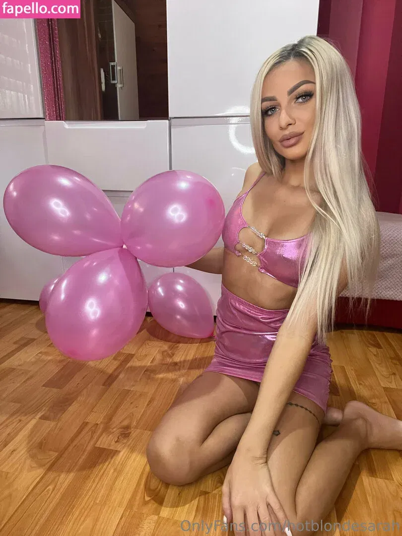 hotblondesarah Onlyfans Photo Gallery 