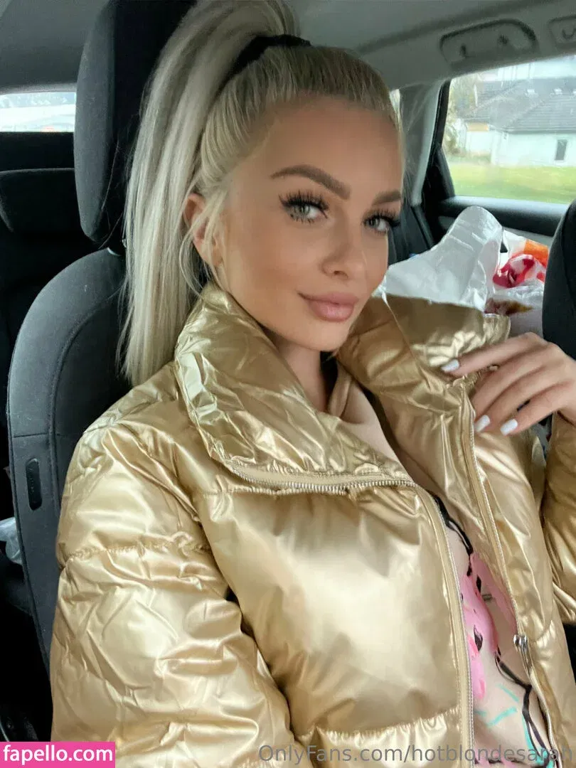hotblondesarah Onlyfans Photo Gallery 