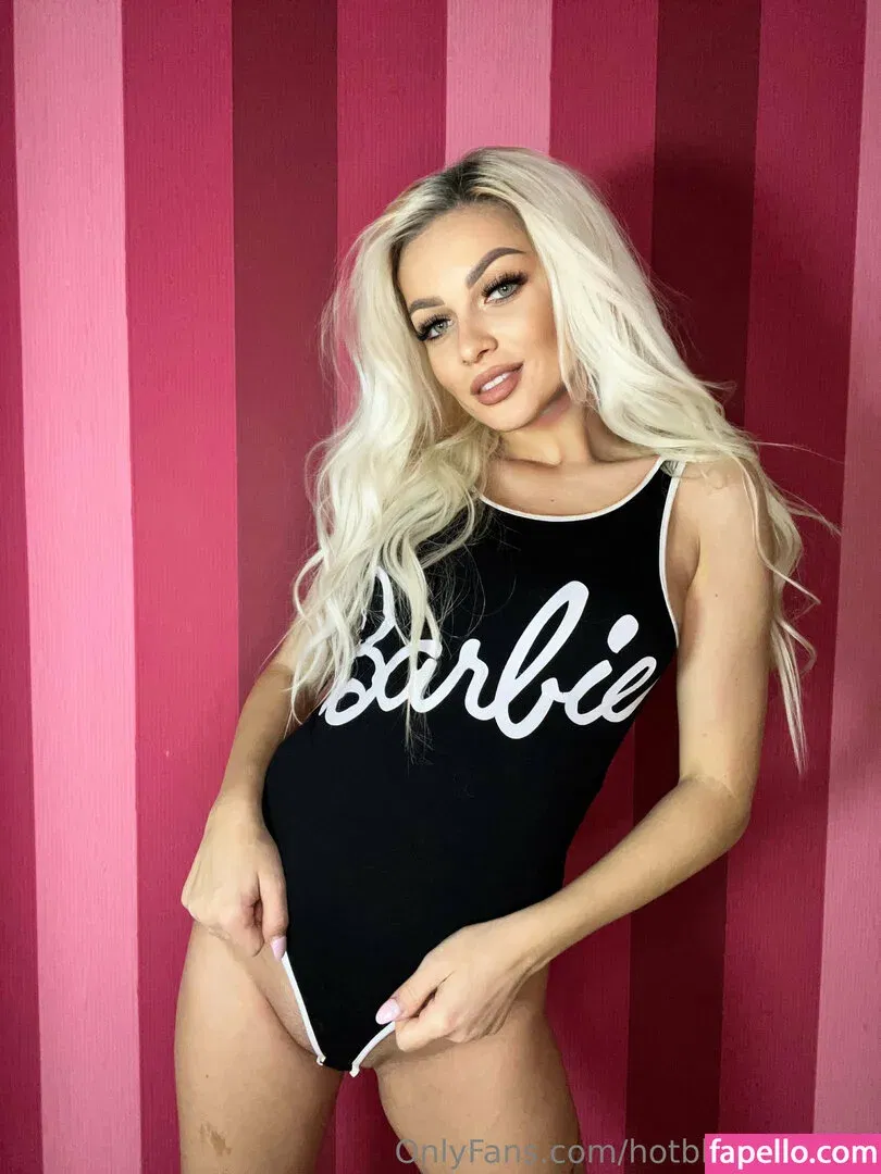 hotblondesarah Onlyfans Photo Gallery 