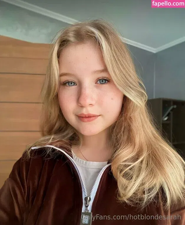 hotblondesarah Onlyfans Photo Gallery 