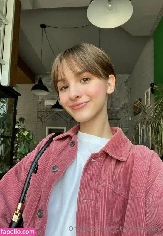 hotblondesarah Onlyfans Photo Gallery 