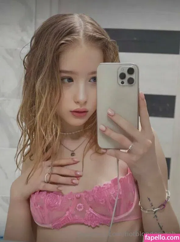 hotblondesarah Onlyfans Photo Gallery 