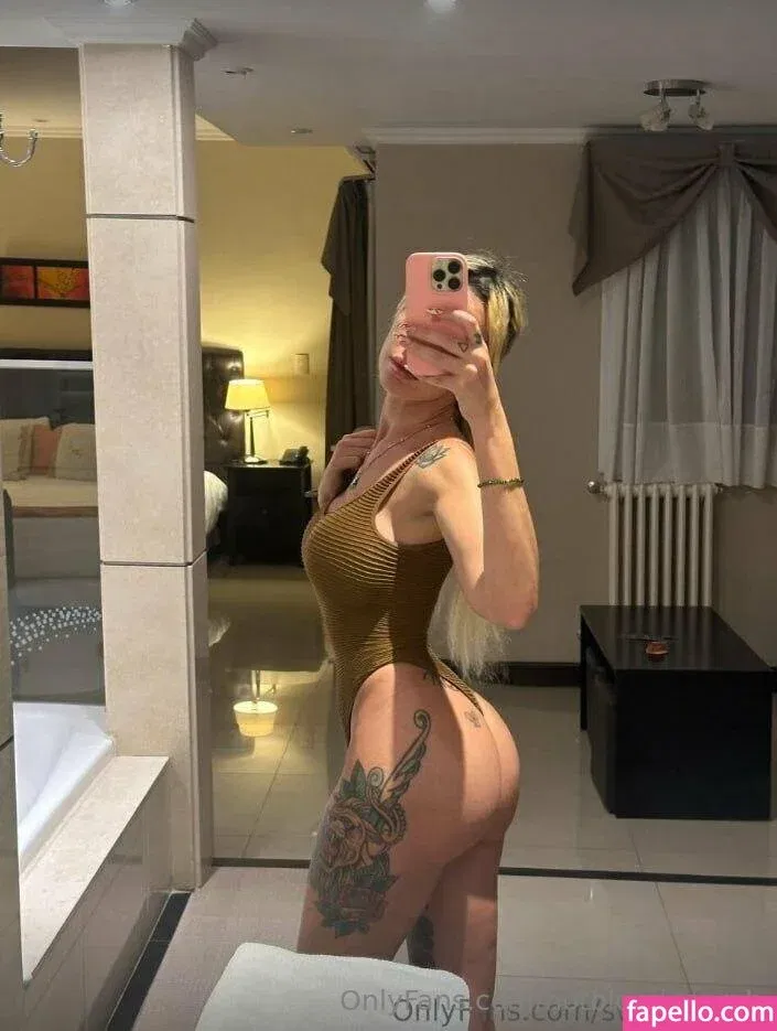 hotblondesarah Onlyfans Photo Gallery 