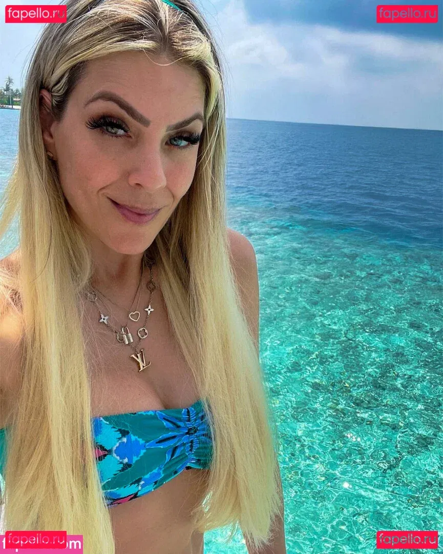 Renata Fan Onlyfans Photo Gallery 