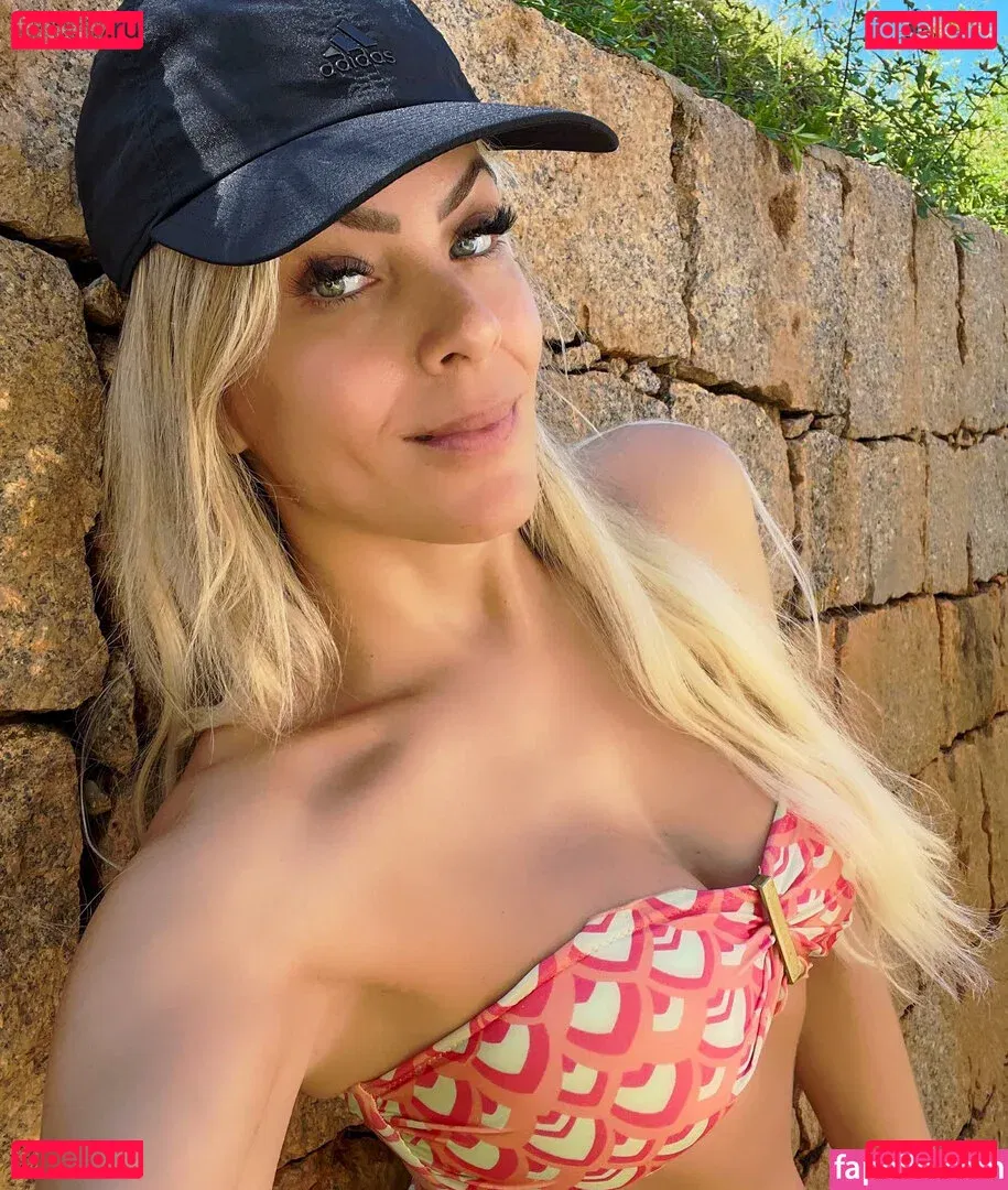 Renata Fan Onlyfans Photo Gallery 