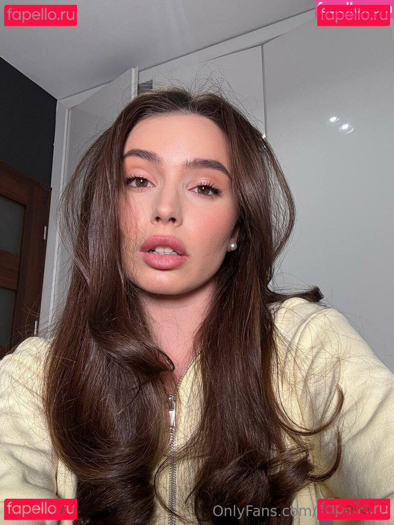 Erika Cute Nude Onlyfans Photo 23