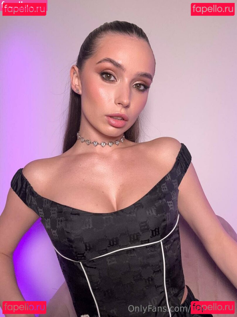 Erika Cute Nude Onlyfans Photo 16