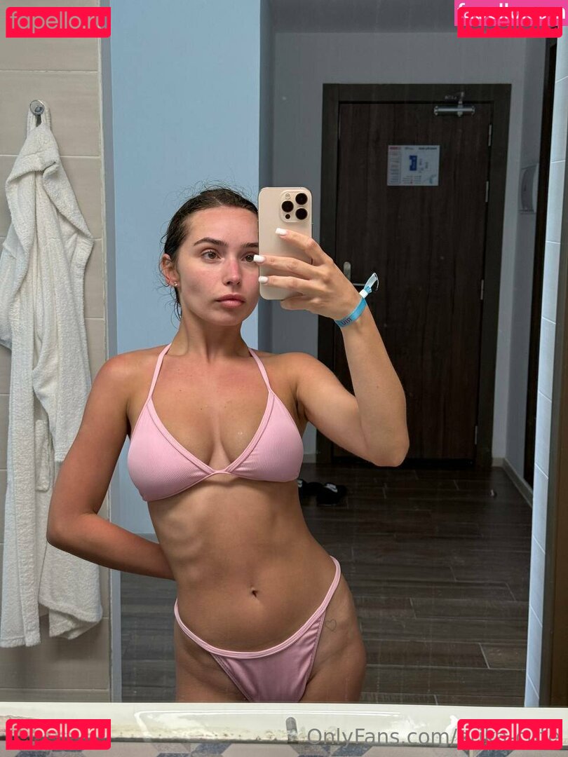 Erika Cute Nude Onlyfans Photo 4